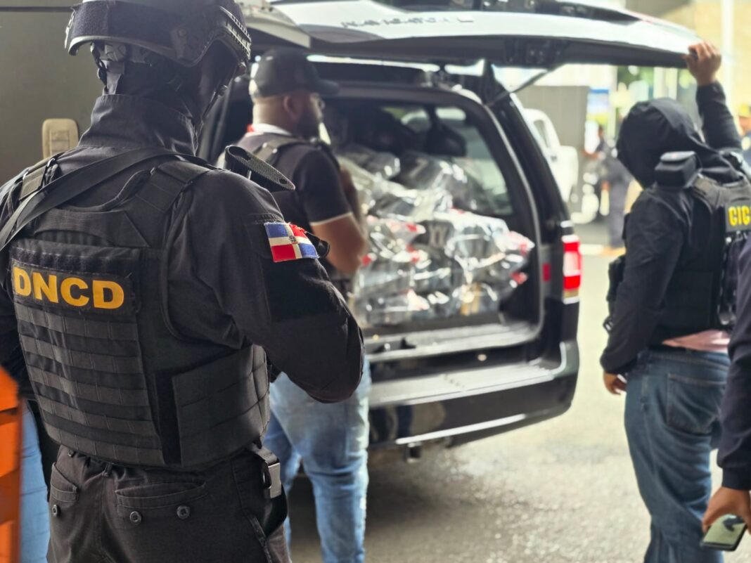 Incautan en Bani 429 paquetes presumiblemente cocaína