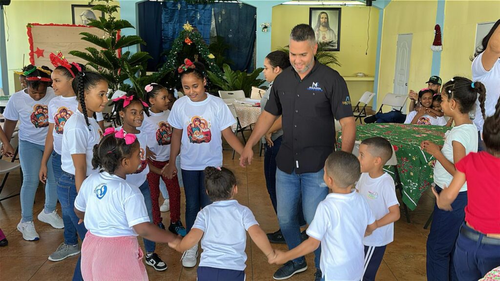 Grupo Empresarial Moreta celebra encuentro navideño con niñas del Hogar de Bonao | 3 | Grupo Empresarial Moreta celebra encuentro navideño con niñas del Hogar de Bonao - Noticias de hoy en República Dominicana | De Último Minuto