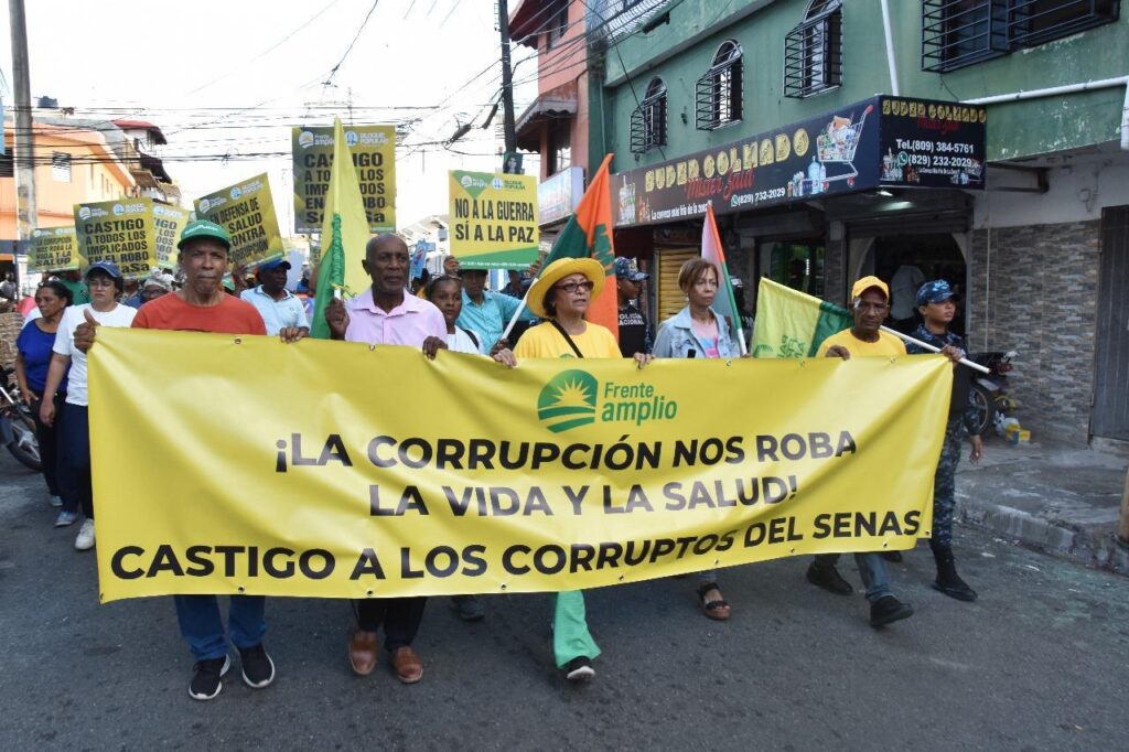 Frente Amplio realiza 6ta caminata en protesta por la corrupción en caso SENASA | 2 | Frente Amplio realiza 6ta caminata en protesta por la corrupción en caso SENASA - Noticias de hoy en República Dominicana | De Último Minuto