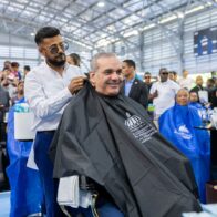 Abinader impulsa cooperativa en favor de peluqueros; se reúne con 1,000 de ellos - Noticias de hoy en República Dominicana | De Último Minuto