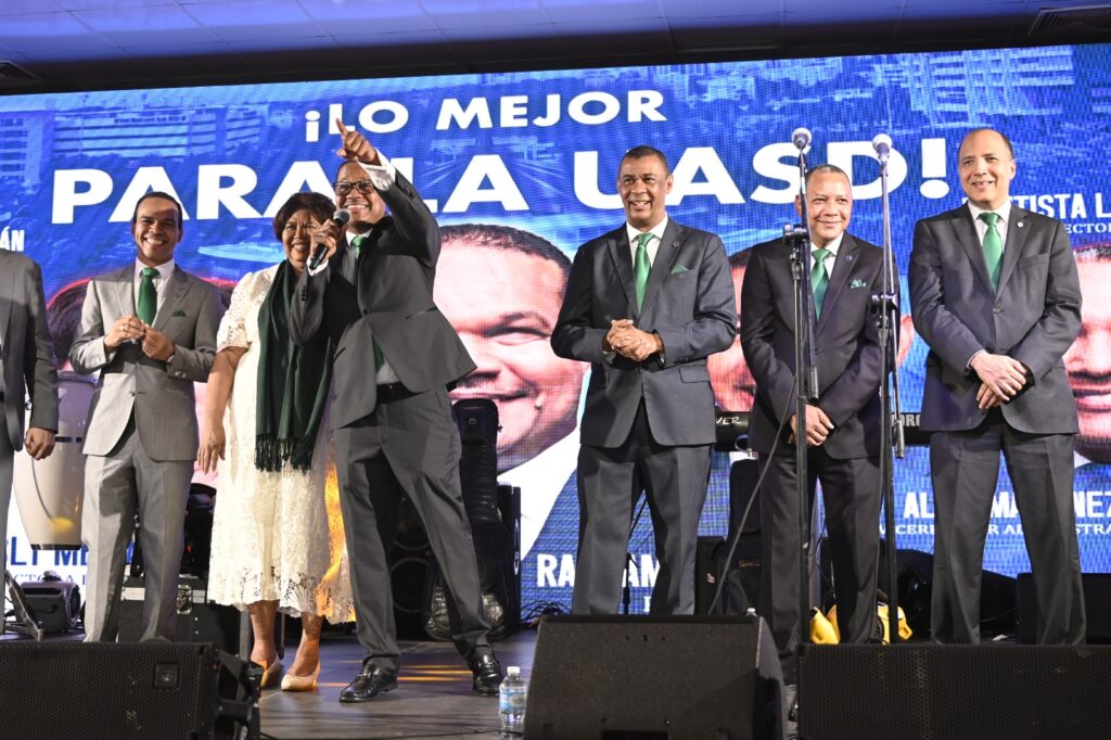 Radhamés Silverio ofrece tradicional fiesta a servidores académicos y administrativos de la UASD | 2 | Radhamés Silverio ofrece tradicional fiesta a servidores académicos y administrativos de la UASD - Noticias de hoy en República Dominicana | De Último Minuto