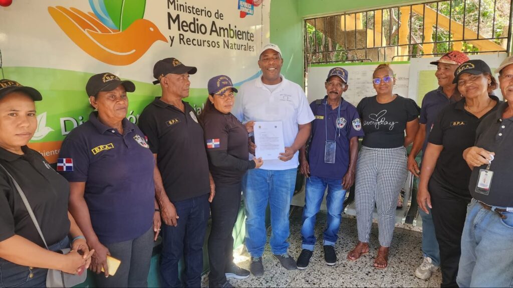 La Brigada de Protección Animal de Bahoruco se Reúne con Autoridades de Independencia | 2 | La Brigada de Protección Animal de Bahoruco se Reúne con Autoridades de Independencia - Noticias de hoy en República Dominicana | De Último Minuto