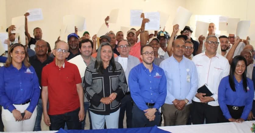 Gobierno invierte más de RD$20 millones en tecnificación agrícola en Azua | 4 | Gobierno invierte más de RD$20 millones en tecnificación agrícola en Azua - Noticias de hoy en República Dominicana | De Último Minuto