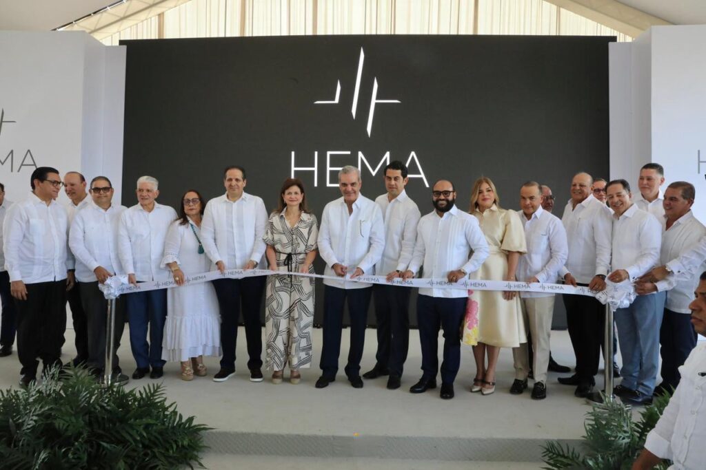 Presidente Abinader entrega 180 viviendas, inaugura escuela y hospital en Santiago | 2 | Presidente Abinader entrega 180 viviendas, inaugura escuela y hospital en Santiago - Noticias de hoy en República Dominicana | De Último Minuto