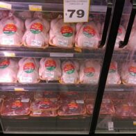 El precio del pollo se sitúa en RD$79 la libra en supermercados durante la temporada navideña