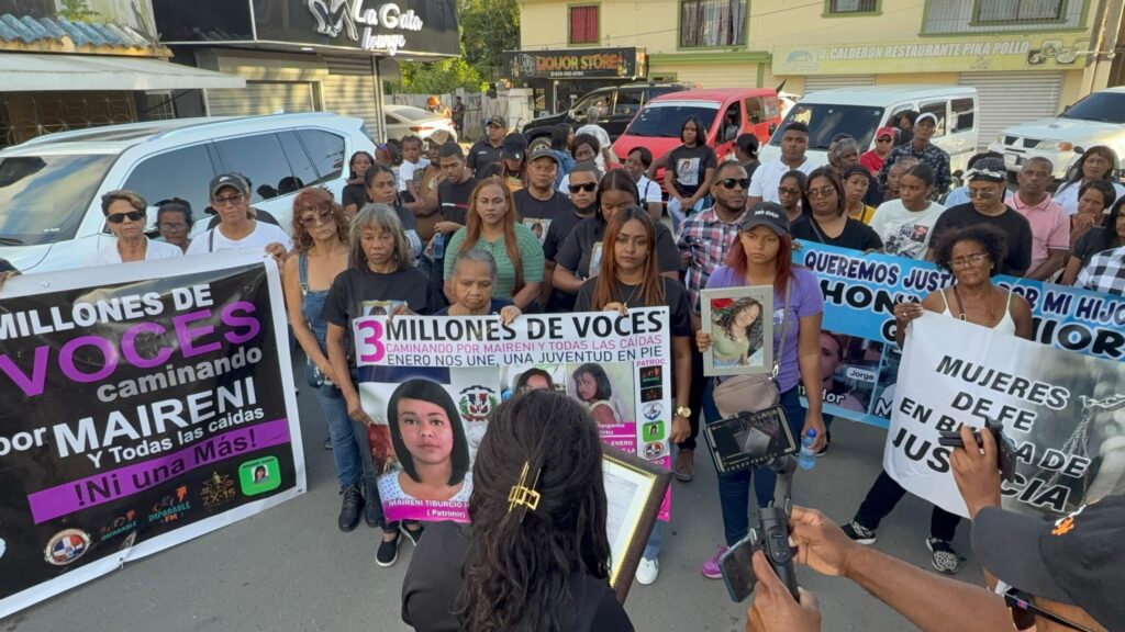 Realizan marcha exigiendo justicia por mujeres asesinadas en Saint Thomas | 2 | Realizan marcha exigiendo justicia por mujeres asesinadas en Saint Thomas - Noticias de hoy en República Dominicana | De Último Minuto