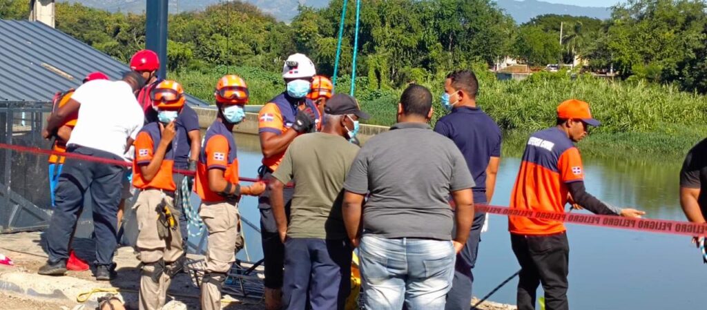 Defensa Civil y organismos de emergencia recuperan cadáver en el río Yaque del Norte, en Santiago - Noticias de hoy en República Dominicana | De Último Minuto
