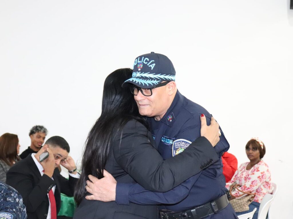 Policía Nacional recibe reconocimiento de la Unión Deportiva Vegana | 6 | Policía Nacional recibe reconocimiento de la Unión Deportiva Vegana - Noticias de hoy en República Dominicana | De Último Minuto