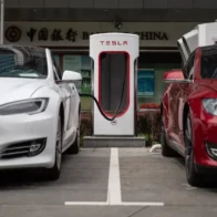 Una coalición de 16 estados demanda a Trump por retener los fondos para la carga de vehículos eléctricos - Noticias de hoy en República Dominicana | De Último Minuto