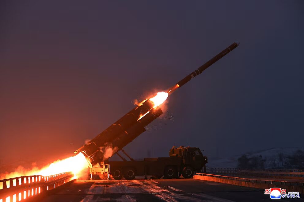 Kim Jong-un supervisó el desarrollo de lanzacohetes avanzados y amenazó con “aniquilar al enemigo” | 4 | Kim Jong-un supervisó el desarrollo de lanzacohetes avanzados y amenazó con “aniquilar al enemigo” - Noticias de hoy en República Dominicana | De Último Minuto