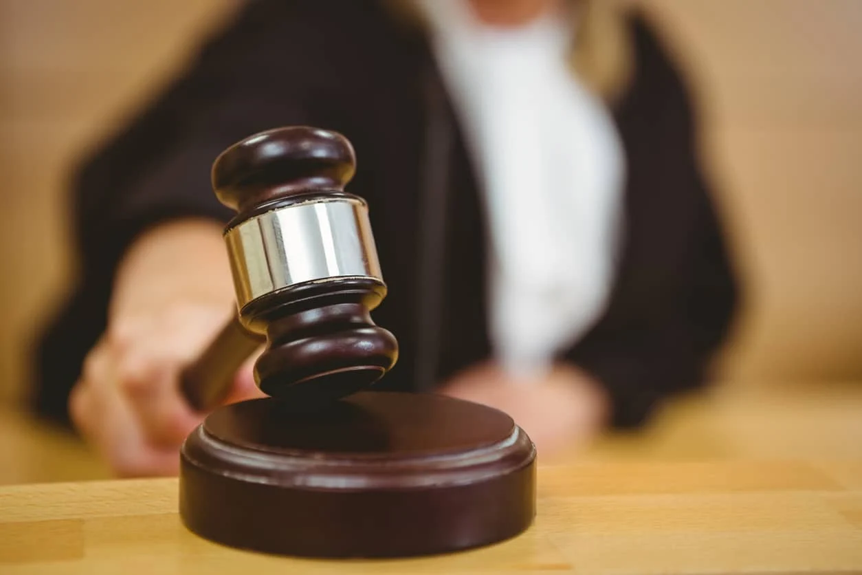 Sentencian a más de 29 años de cárcel a un hombre por violar a su expareja en Ecuador