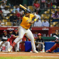 Alberto Rodríguez abandona el partido tras recibir un fuerte impacto en el rostro - Noticias de hoy en República Dominicana | De Último Minuto