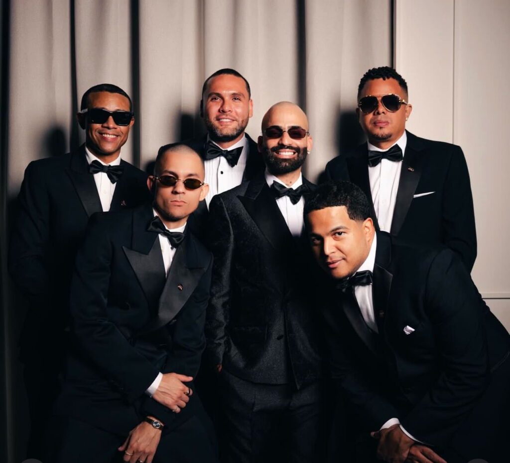 Arcángel celebra 20 años de carrera rodeado de grandes figuras de la música | 2 | Arcángel celebra 20 años de carrera rodeado de grandes figuras de la música - Noticias de hoy en República Dominicana | De Último Minuto