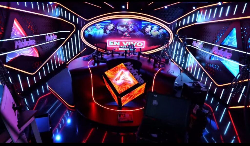 Santiago Matías muestra la nueva cabina de Alofoke Radio Show - Noticias de hoy en República Dominicana | De Último Minuto