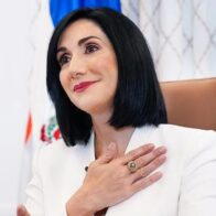Primera Dama acompaña a familia de Héctor Rizek y resalta sus aportes al sector del cacao