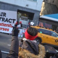 Las enfermeras de Nueva York resisten en huelga: "Cada día que pasa somos más fuertes"
