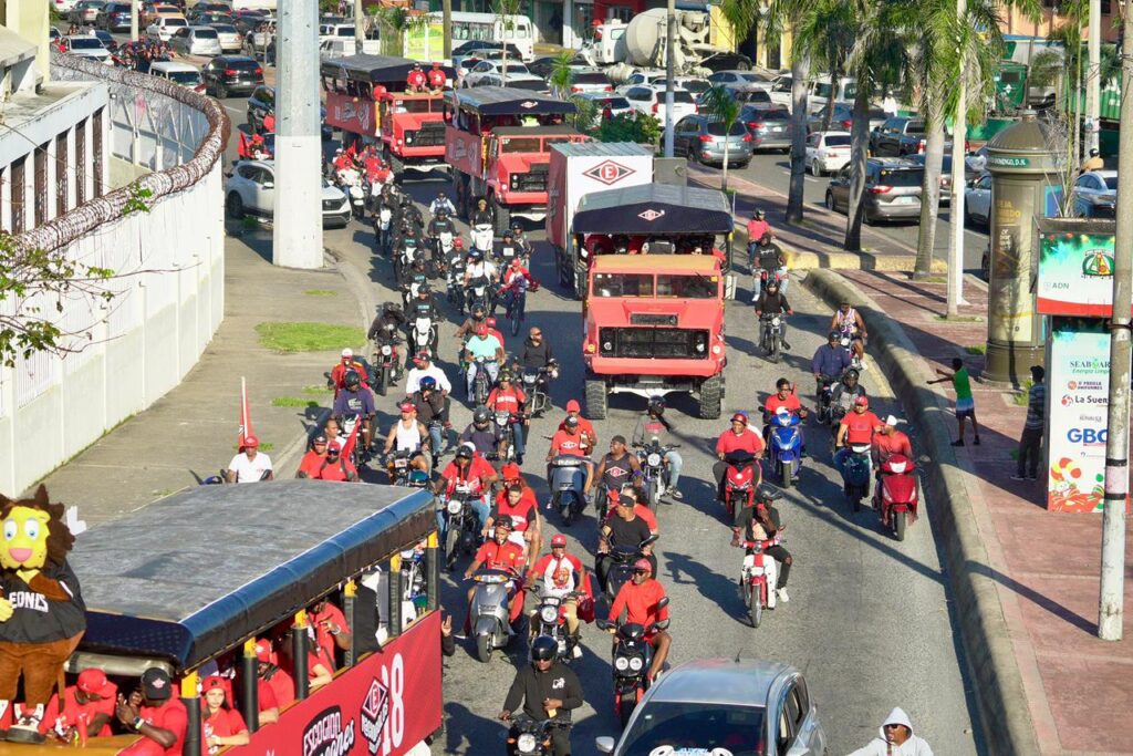 Escogido celebra la corona 18 con caravana por Santo Domingo | 3 | Escogido celebra la corona 18 con caravana por Santo Domingo - Noticias de hoy en República Dominicana | De Último Minuto