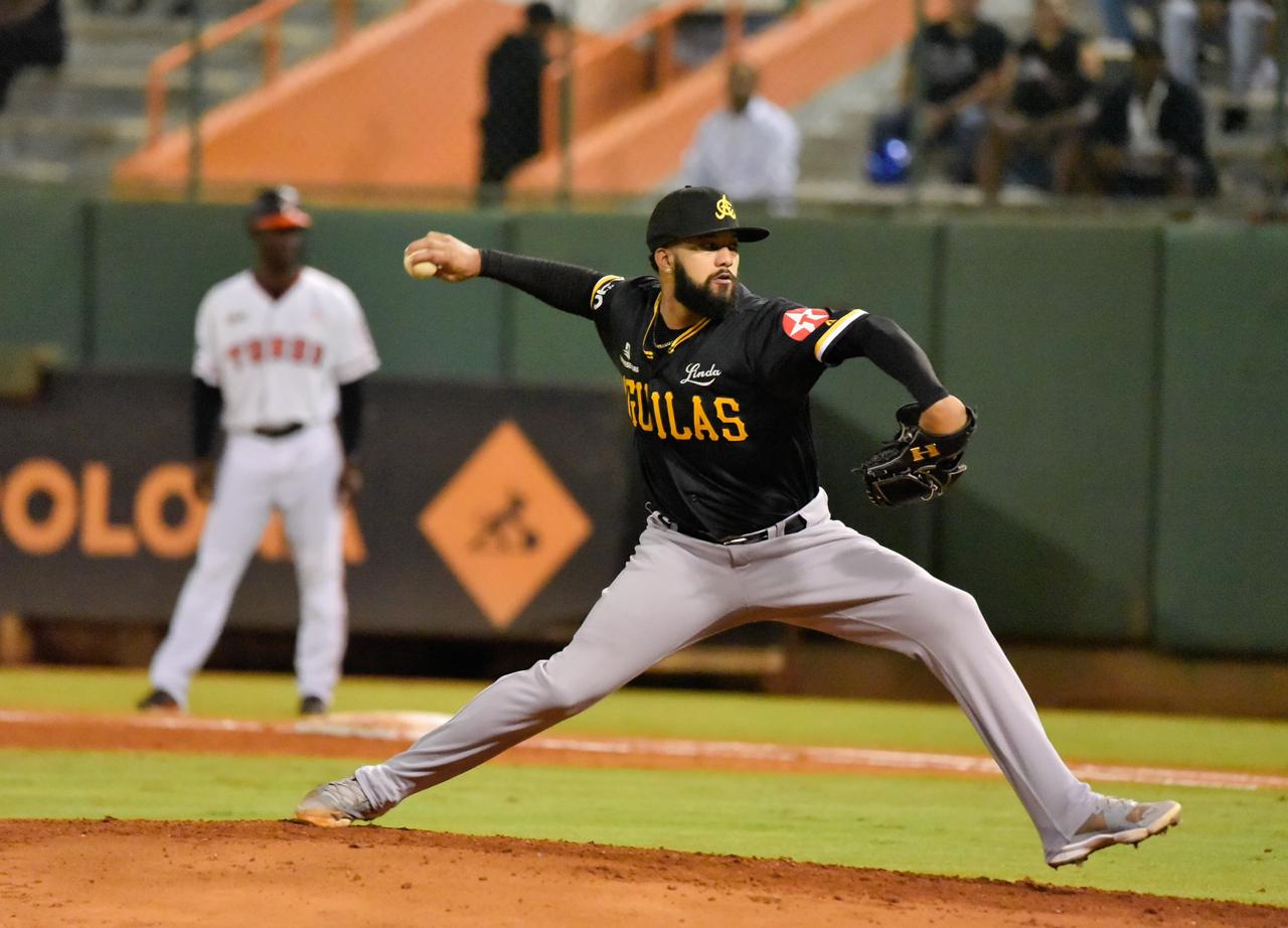 Águilas derrotan a los Toros y se acercan al segundo puesto del Round Robin - Noticias de hoy en República Dominicana | De Último Minuto
