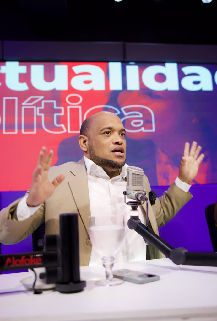 Debate Politikal: Aníbal Díaz se perfila como relevo de David Collado en el Ministerio de Turismo | 2 | Debate Politikal: Aníbal Díaz se perfila como relevo de David Collado en el Ministerio de Turismo - Noticias de hoy en República Dominicana | De Último Minuto
