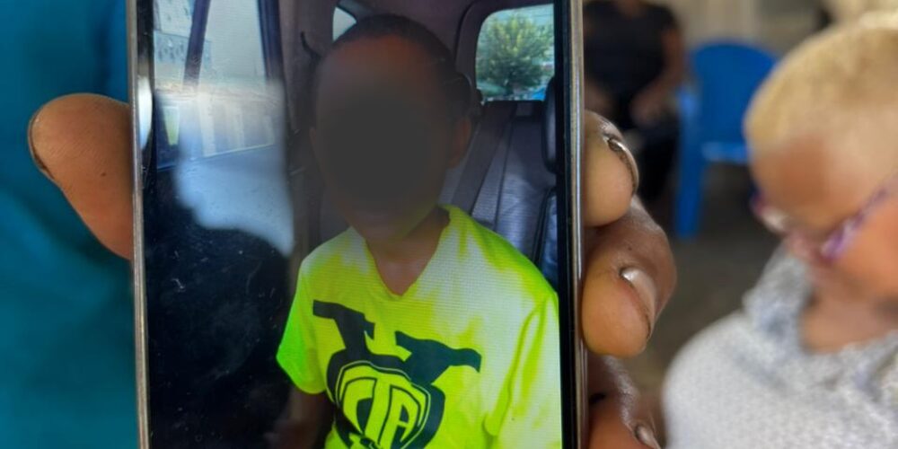 Entre lágrimas, padre de niño de 7 años fallecido en Cambita dice estar devastado y confía en la justicia divina