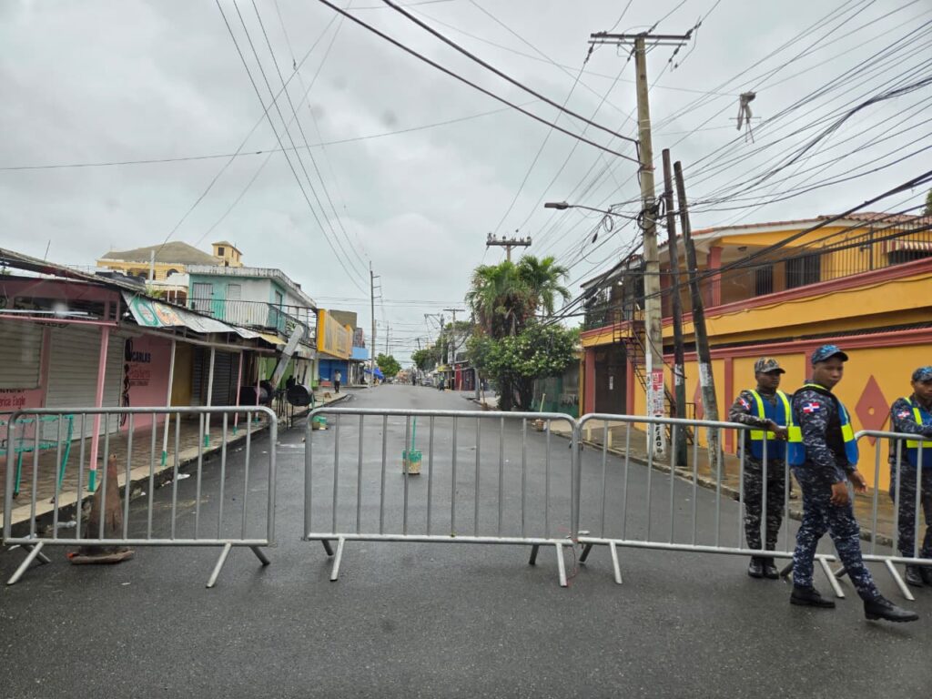 Ambiente tranquilo marcó celebraciones de Año Nuevo en centros de expendio de bebidas alcohólicas del Gran Santo Domingo | 2 | Ambiente tranquilo marcó celebraciones de Año Nuevo en centros de expendio de bebidas alcohólicas del Gran Santo Domingo - Noticias de hoy en República Dominicana | De Último Minuto