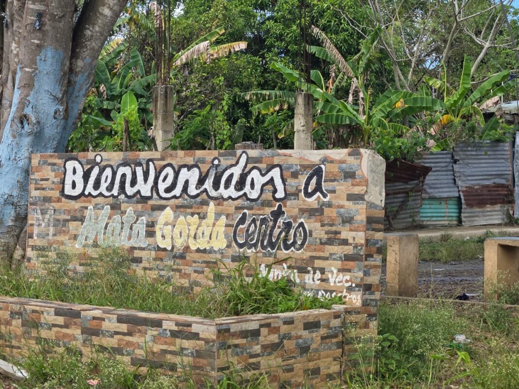 Residentes de Mata Gorda en Villa Mella, dicen desconocer detalles sobre el asesinato de una mujer tras roce de vehículos