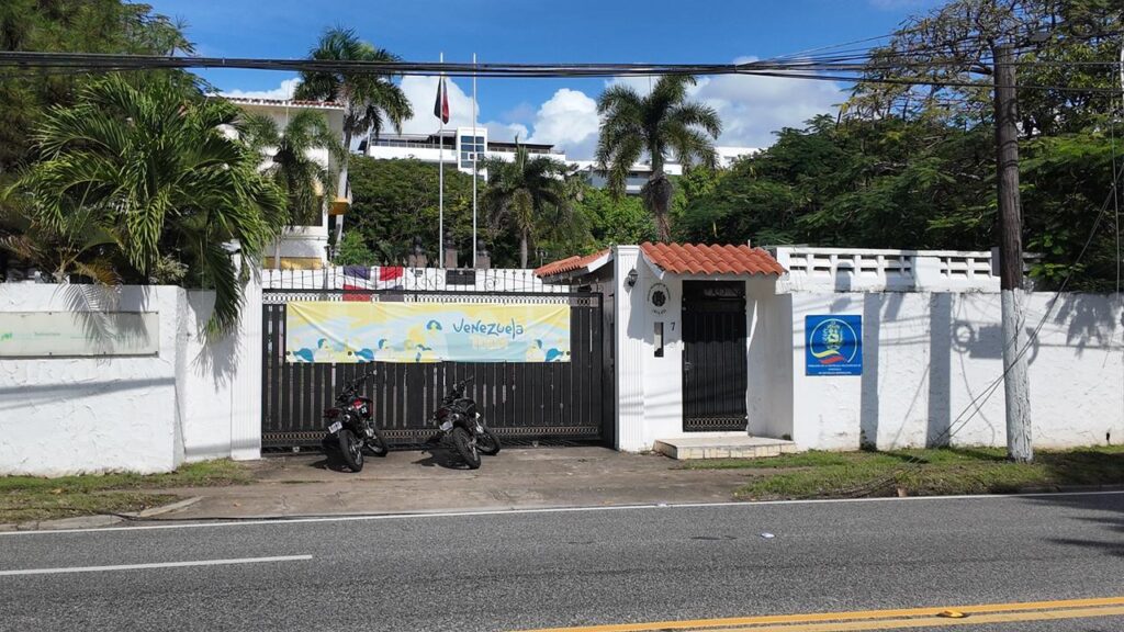 Total calma en las afueras de la Embajada de Venezuela en RD | 2 | Total calma en las afueras de la Embajada de Venezuela en RD - Noticias de hoy en República Dominicana | De Último Minuto