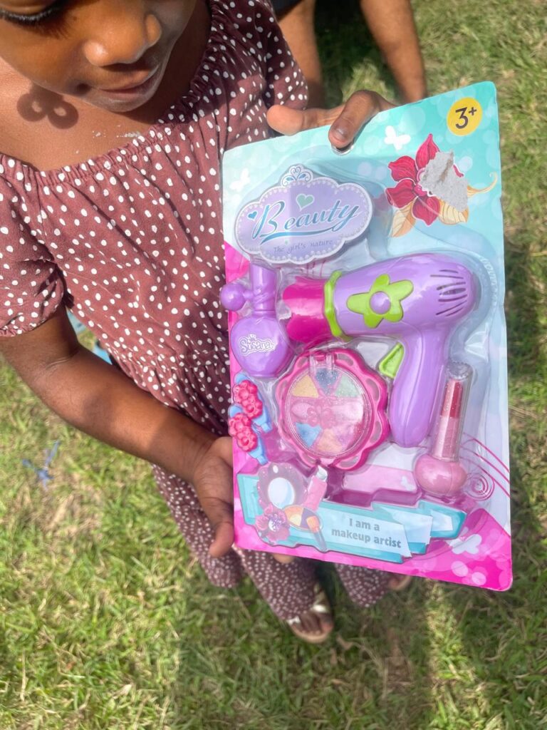 Con entrega de juguetes, Fundación Sumando Sonrisas celebra el Día de Reyes | 2 | Con entrega de juguetes, Fundación Sumando Sonrisas celebra el Día de Reyes - Noticias de hoy en República Dominicana | De Último Minuto