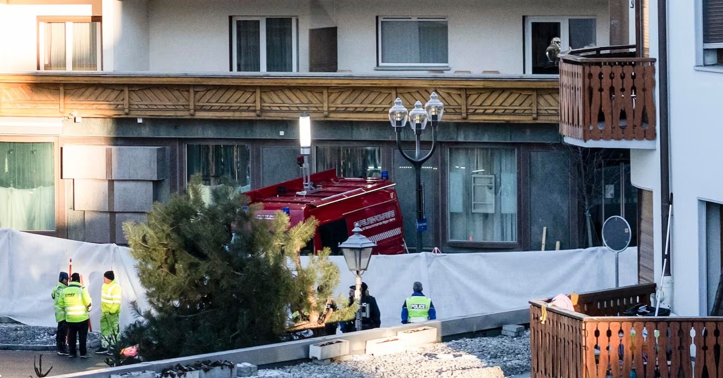 🟥#Alerta #Viral |VECINOS LLEVAN UN AÑO SIN AGUA POTABLE 🚨🚨 Vecinos del  asentamiento humano 9 de Abril, en el distrito de San Juan Bautista,  protestaron por la crítica falta de agua potable, image size:1439x753