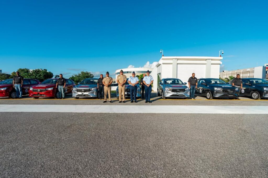 Ministerio de Defensa fortalece la formación técnica de las Escuelas Vocacionales con entrega de nuevos vehículos | 5 | Ministerio de Defensa fortalece la formación técnica de las Escuelas Vocacionales con entrega de nuevos vehículos - Noticias de hoy en República Dominicana | De Último Minuto