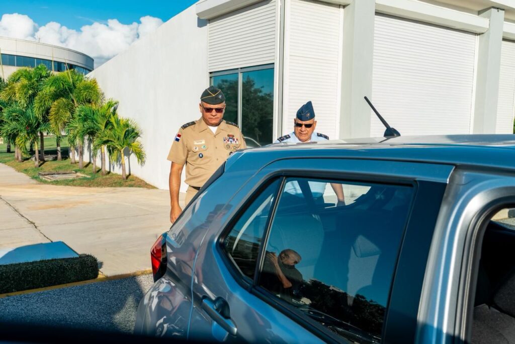 Ministerio de Defensa fortalece la formación técnica de las Escuelas Vocacionales con entrega de nuevos vehículos | 7 | Ministerio de Defensa fortalece la formación técnica de las Escuelas Vocacionales con entrega de nuevos vehículos - Noticias de hoy en República Dominicana | De Último Minuto