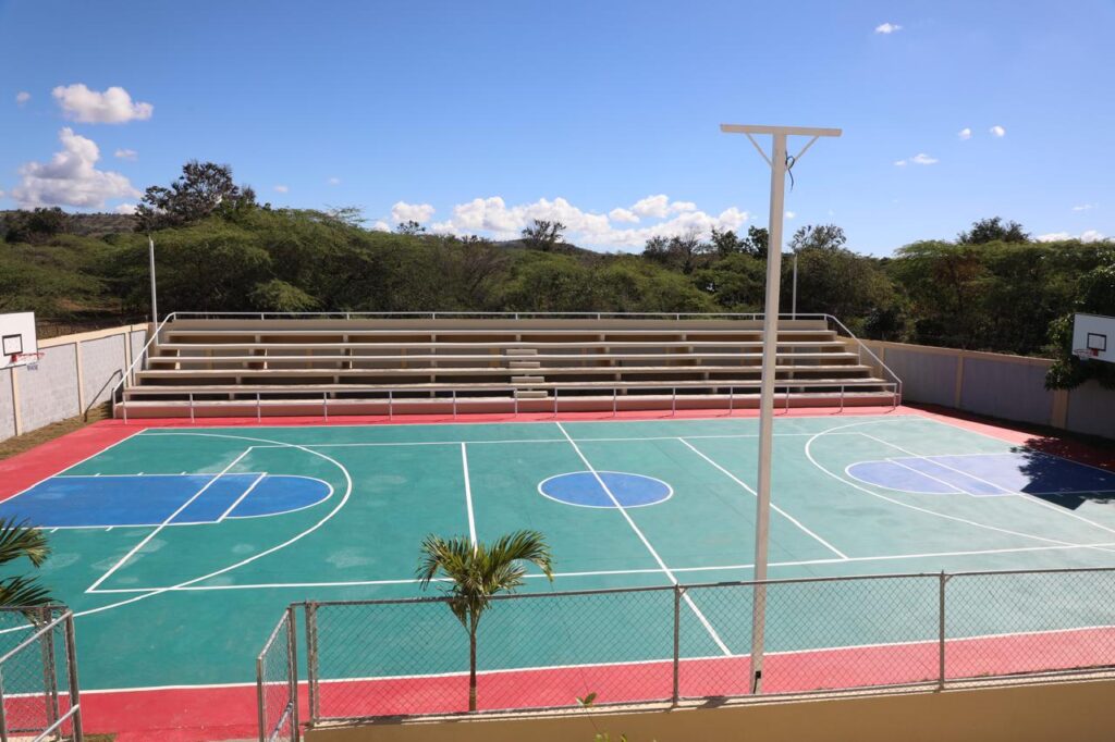 Abinader inaugura centro educativo para más 300 estudiantes en Carrera de Yeguas, Las Matas de Farfán | 5 | Abinader inaugura centro educativo para más 300 estudiantes en Carrera de Yeguas, Las Matas de Farfán - Noticias de hoy en República Dominicana | De Último Minuto