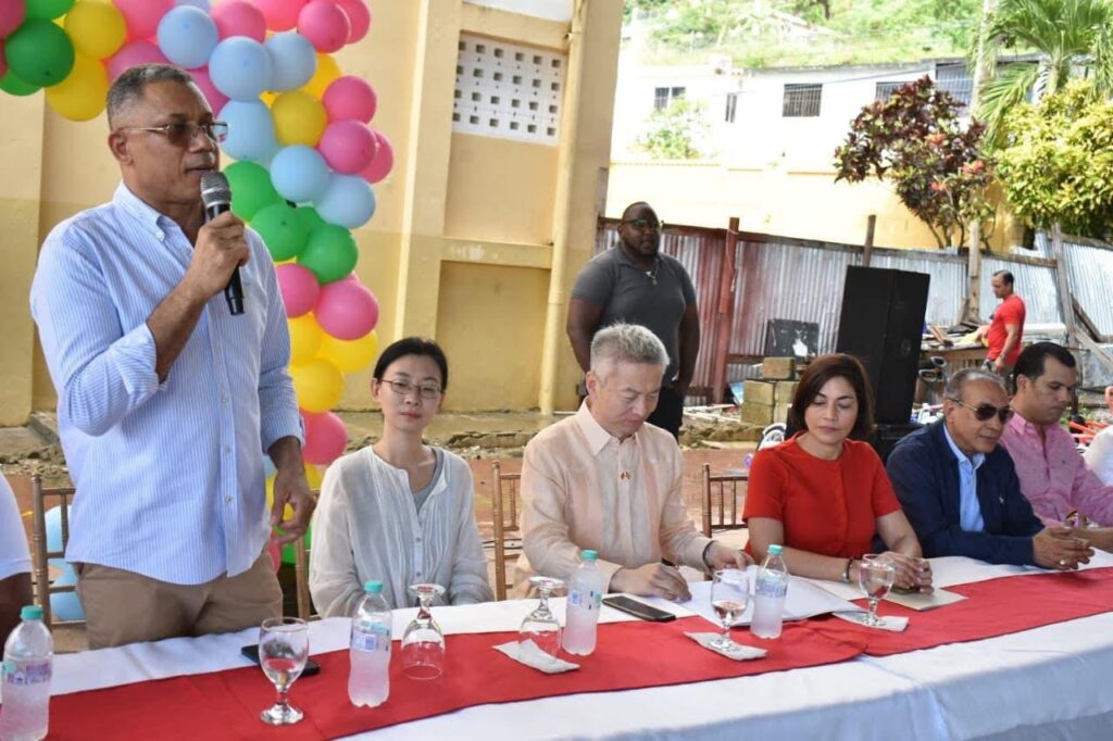 Diputado Cecilio García encabeza jornada de entrega de juguetes a la niñez de Samaná | 3 | Diputado Cecilio García encabeza jornada de entrega de juguetes a la niñez de Samaná - Noticias de hoy en República Dominicana | De Último Minuto
