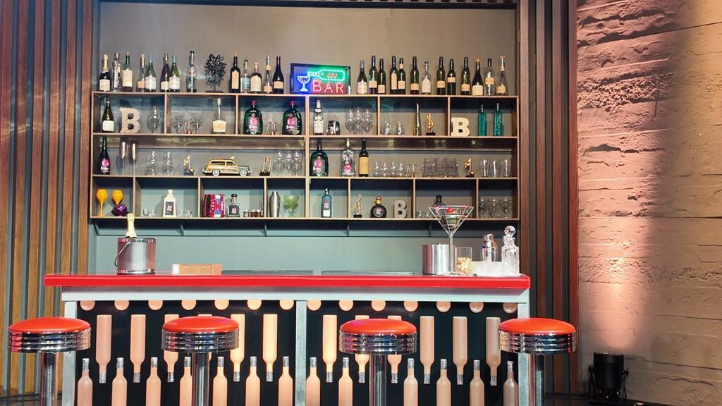 ¡Impresionante! Así luce el estudio de “La Casa de Alofoke: El After Party” en Univisión | 2 | ¡Impresionante! Así luce el estudio de “La Casa de Alofoke: El After Party” en Univisión