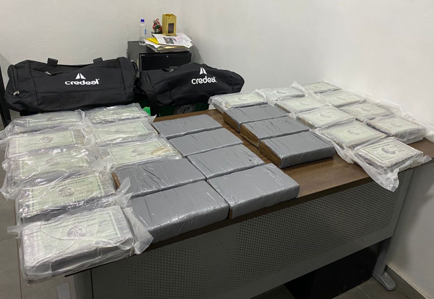 PN apresa a tres personas y ocupa cantidad de sustancias controladas en SPM