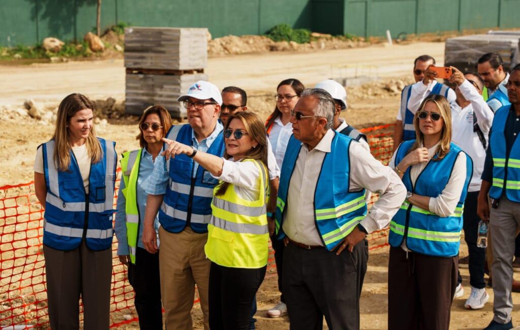 Monegro, Vicini y Luisín felicitan a Carolina por avances en Paseo 30 de Mayo y Malecón Deportivo | 5 | Monegro, Vicini y Luisín felicitan a Carolina por avances en Paseo 30 de Mayo y Malecón Deportivo - Noticias de hoy en República Dominicana | De Último Minuto