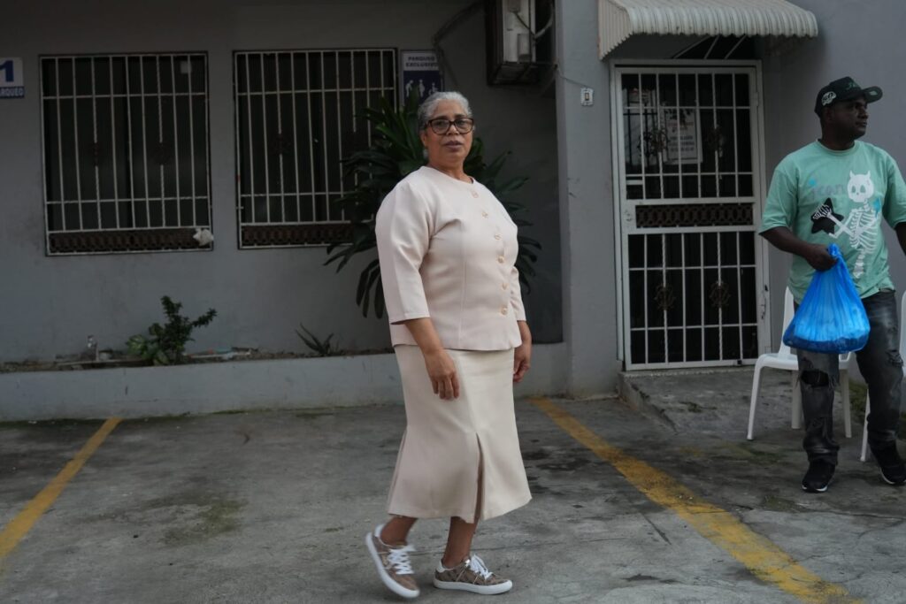 Comunitarios de Los Mameyes reclaman reapertura de la Clínica Leger Matos tras más de un año cerrada | 3 | Comunitarios de Los Mameyes reclaman reapertura de la Clínica Leger Matos tras más de un año cerrada - Noticias de hoy en República Dominicana | De Último Minuto