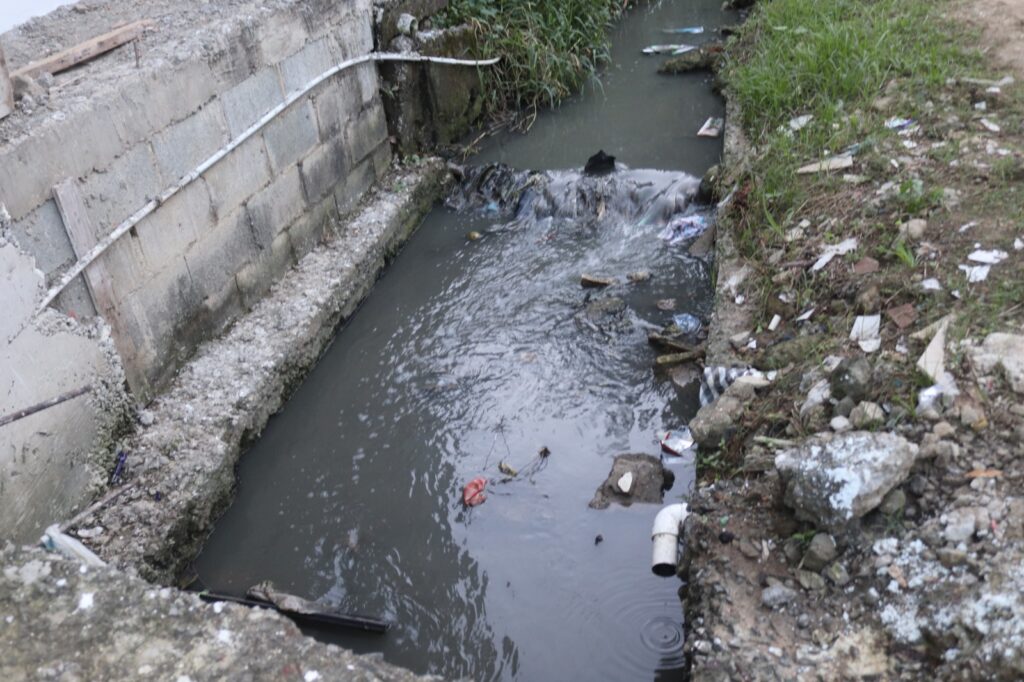 Diputado Raposo y comunitarios conforman mesa para solucionar cañada afecta sector Las Carpas SDN | 3 | Diputado Raposo y comunitarios conforman mesa para solucionar cañada afecta sector Las Carpas SDN - Noticias de hoy en República Dominicana | De Último Minuto