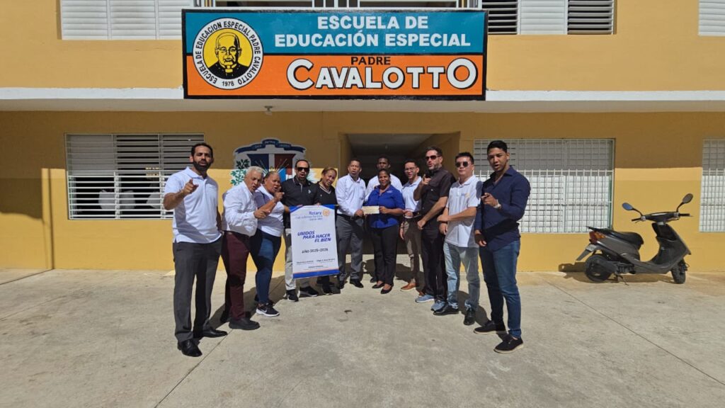 Clubes Rotario y de Golf realizan donativo a escuela especial en La Romana | 2 | Clubes Rotario y de Golf realizan donativo a escuela especial en La Romana - Noticias de hoy en República Dominicana | De Último Minuto