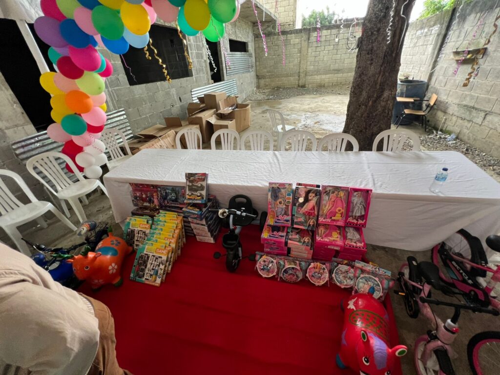 Francisco Fernández culmina la Ruta del Día de Reyes llevando sonrisas y esperanza a la niñez de la provincia de Santo Domingo - Noticias de hoy en República Dominicana | De Último Minuto