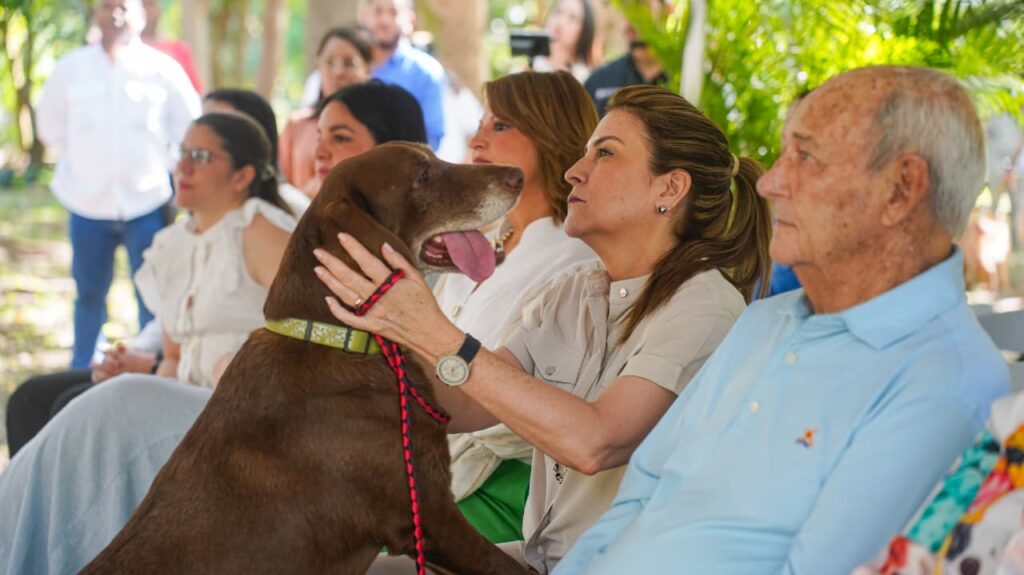 Parque del Prado, Alcaldía DN y ADATS, inauguran el Puente Arcoíris, un espacio para honrar a las mascotas fallecidas | 6 | Parque del Prado, Alcaldía DN y ADATS, inauguran el Puente Arcoíris, un espacio para honrar a las mascotas fallecidas - Noticias de hoy en República Dominicana | De Último Minuto