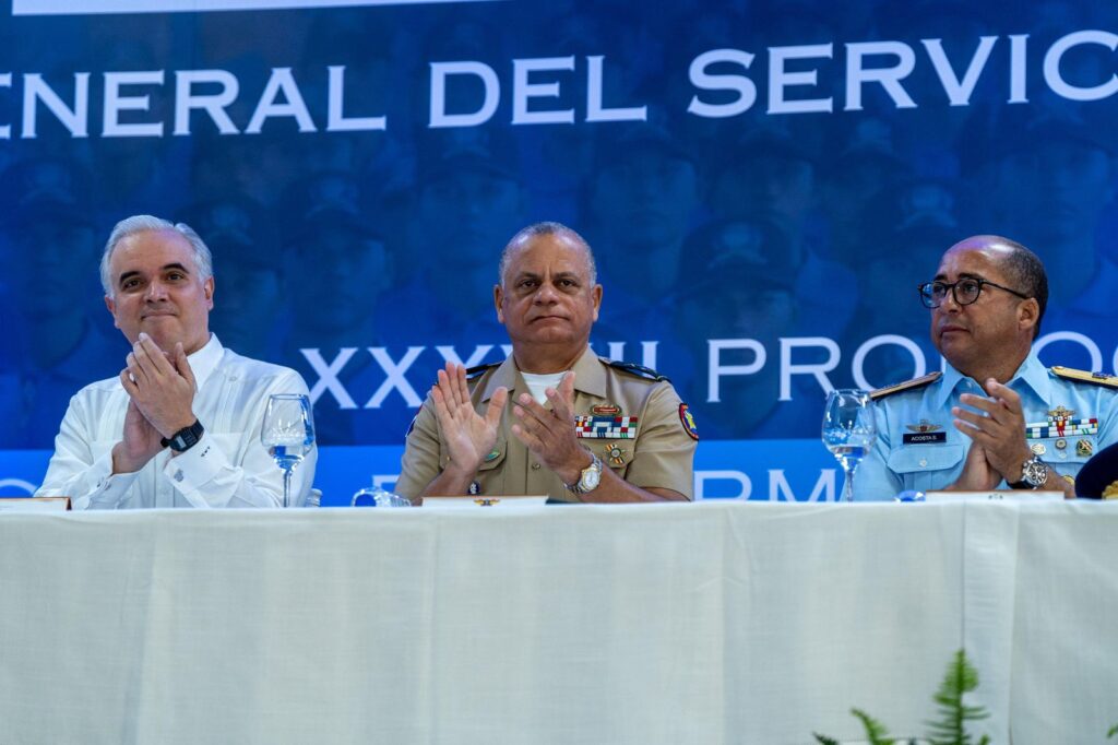 Más de 8,300 jóvenes se gradúan del Programa de Formación en Valores del Servicio Militar Voluntario del MIDE | 7 | Más de 8,300 jóvenes se gradúan del Programa de Formación en Valores del Servicio Militar Voluntario del MIDE - Noticias de hoy en República Dominicana | De Último Minuto