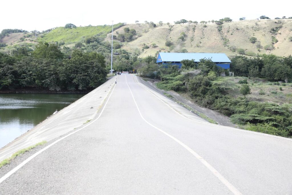 Abinader destaca avances en infraestructura y atención social en comunidades de la Sierra; inaugura carretera Guardarraya | 6 | Abinader destaca avances en infraestructura y atención social en comunidades de la Sierra; inaugura carretera Guardarraya - Noticias de hoy en República Dominicana | De Último Minuto