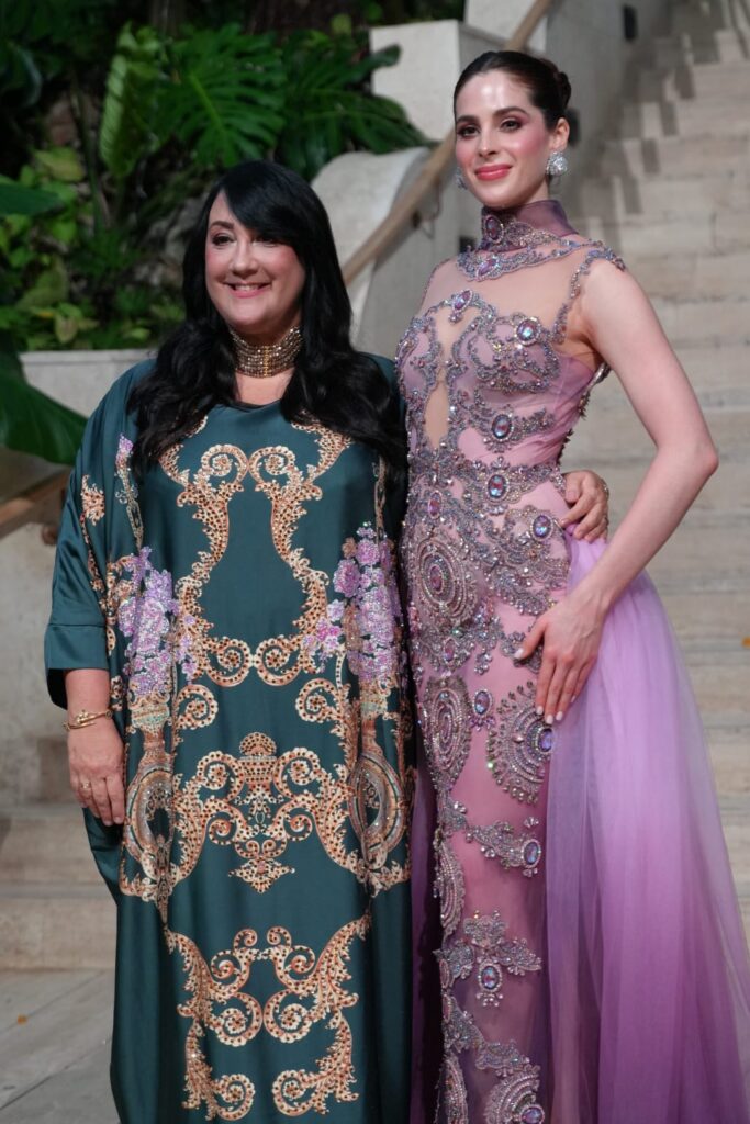 Miss Universo y Giannina Azar se unen en desfile por el autismo en República Dominicana | 8 | Miss Universo y Giannina Azar se unen en desfile por el autismo en República Dominicana - Noticias de hoy en República Dominicana | De Último Minuto