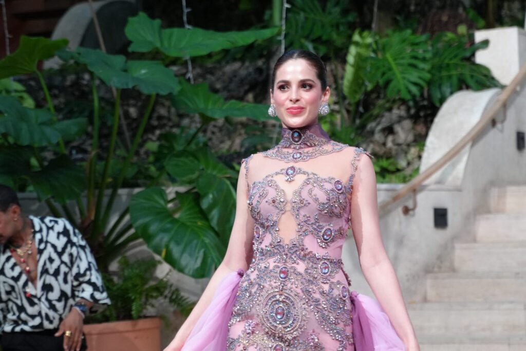 Miss Universo y Giannina Azar se unen en desfile por el autismo en República Dominicana | 2 | Miss Universo y Giannina Azar se unen en desfile por el autismo en República Dominicana - Noticias de hoy en República Dominicana | De Último Minuto