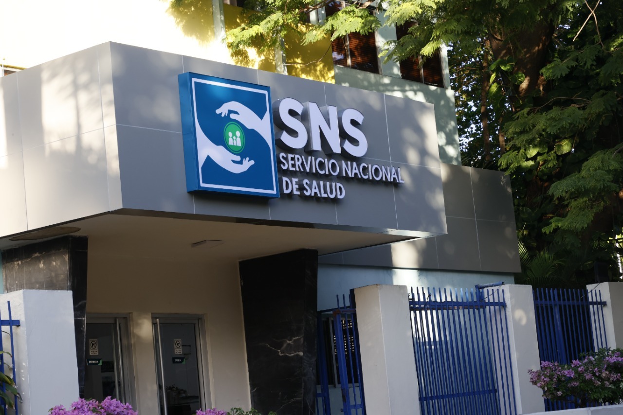 Gobierno completa aumento salarial del 25 % a médicos y honra acuerdo histórico con el CMD