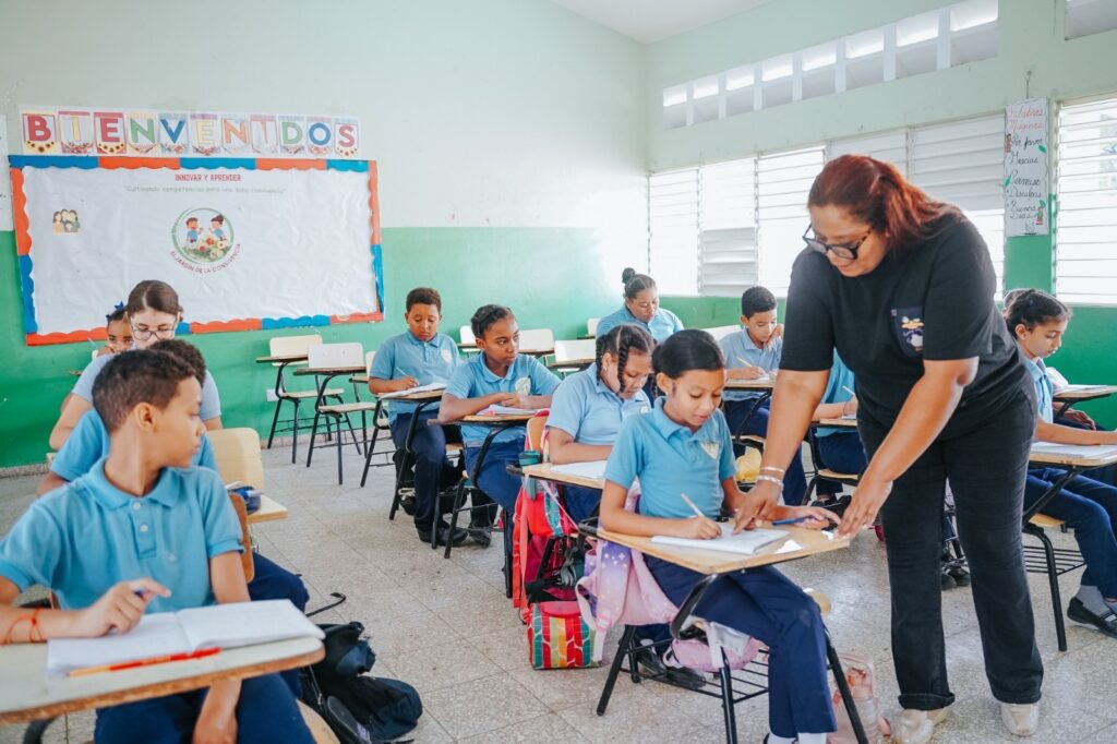 Minerd y ADP amplían participación docente en Evaluación Docente 2025 | 3 | Minerd y ADP amplían participación docente en Evaluación Docente 2025 - Noticias de hoy en República Dominicana | De Último Minuto