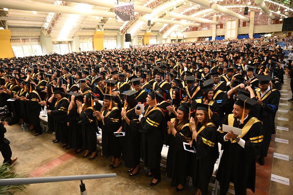 PUCMM gradúa a 1,273 profesionales y exhorta a ejercer con ética, honestidad y transparencia | 3 | PUCMM gradúa a 1,273 profesionales y exhorta a ejercer con ética, honestidad y transparencia - Noticias de hoy en República Dominicana | De Último Minuto