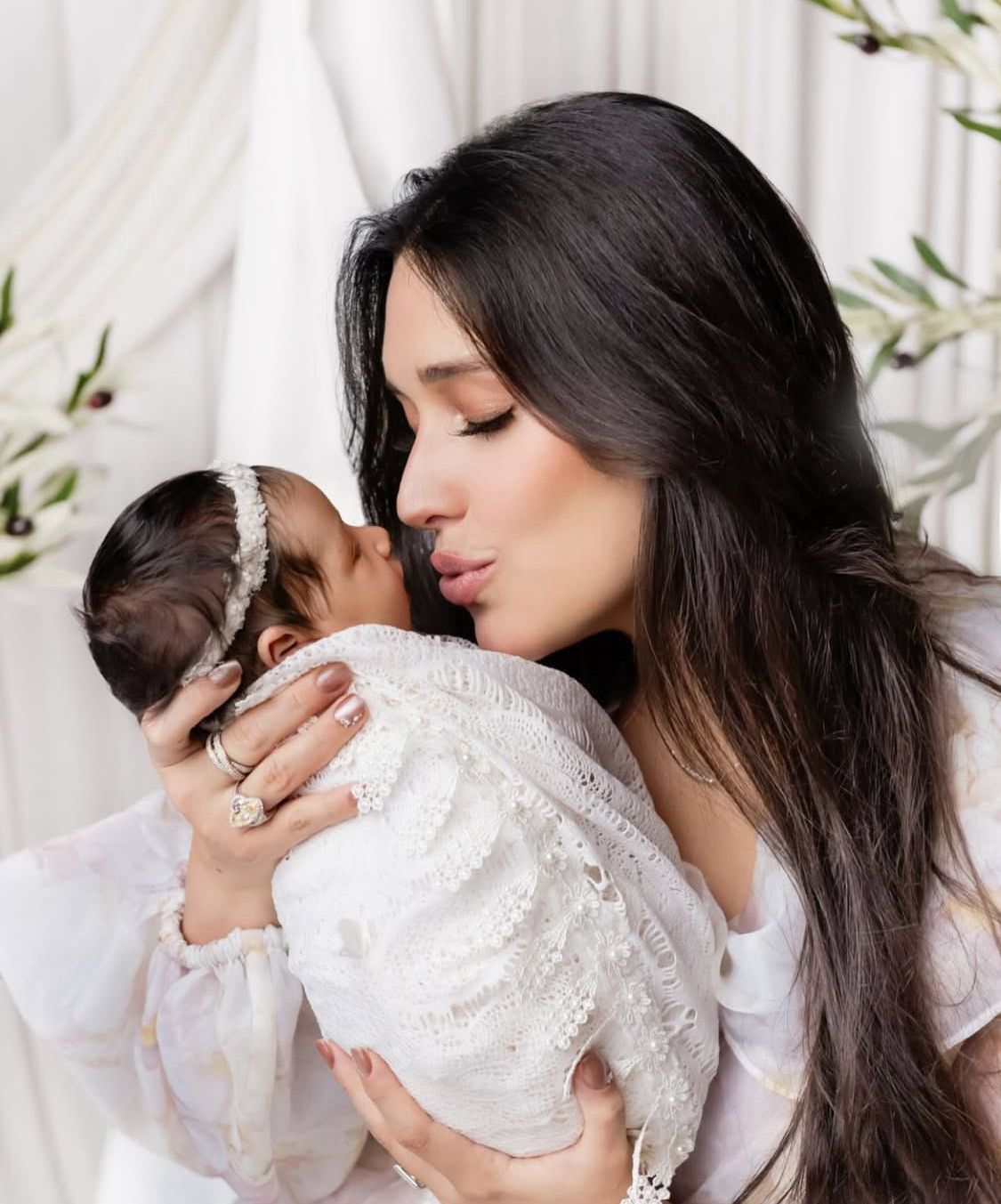 Amelia Vega comparte emotivas imágenes de su sexta hija Vail - Noticias de hoy en República Dominicana | De Último Minuto