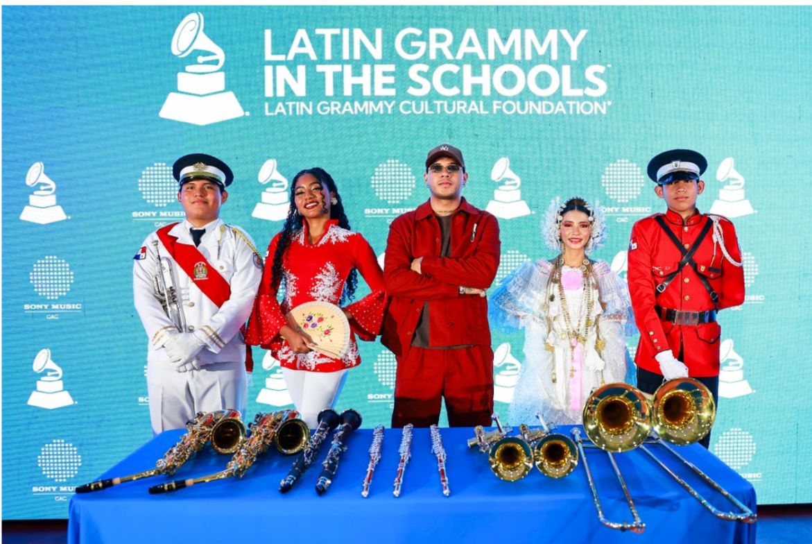 Boza y Latin Grammy en las Escuelas™ donan instrumentos al Instituto Rubiano - Noticias de hoy en República Dominicana | De Último Minuto